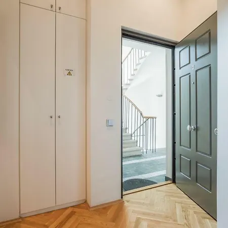 Art Ii Apartment Prague