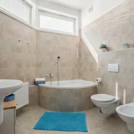 Art Ii Apartment Prague